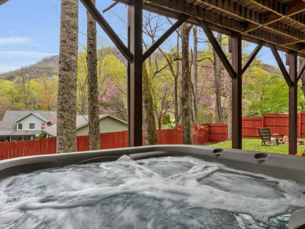 Villa Soco Serene Cabin In The Heart Of Maggie Valley Exterior foto