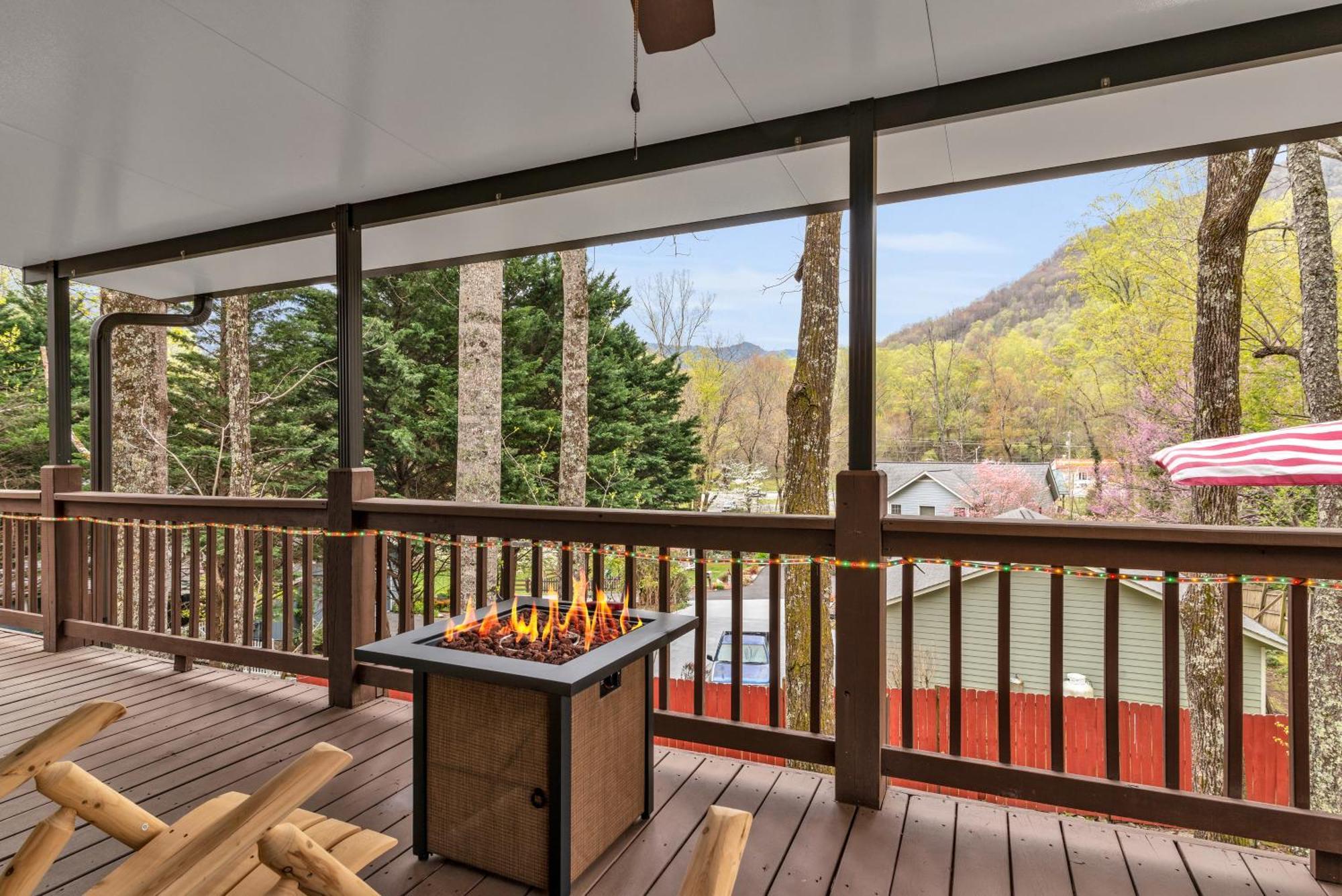 Villa Soco Serene Cabin In The Heart Of Maggie Valley Exterior foto